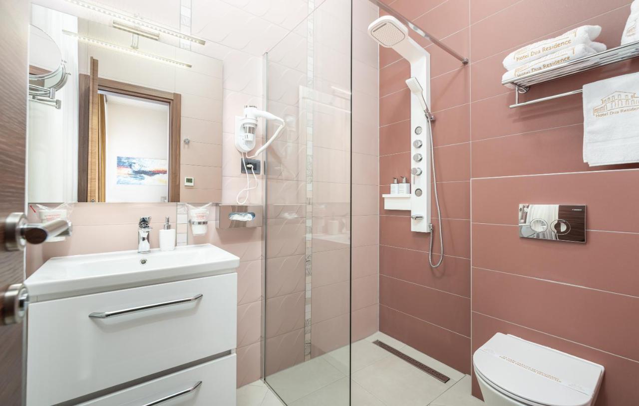 Hotel Dua Residence Poreč Buitenkant foto